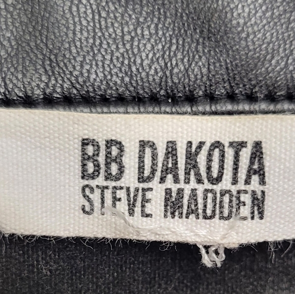 Steve Madden BB Dakota Black Faux Leather Puff Sleeve Shirt | Large - Picture 3 of 4